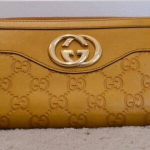 Authentic Gucci 'Shima' Women's Burnt Orange Genuine Italian Leather Clutch